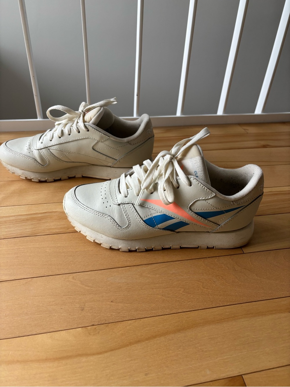 Reebok Classic Sneakers - Womens size 6